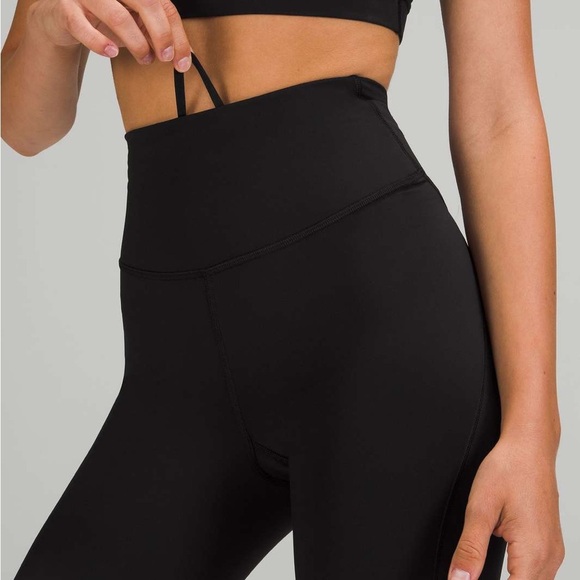 E - Lululemon Base Pace High-Rise Tight 31"
Black - Picture 4 of 5